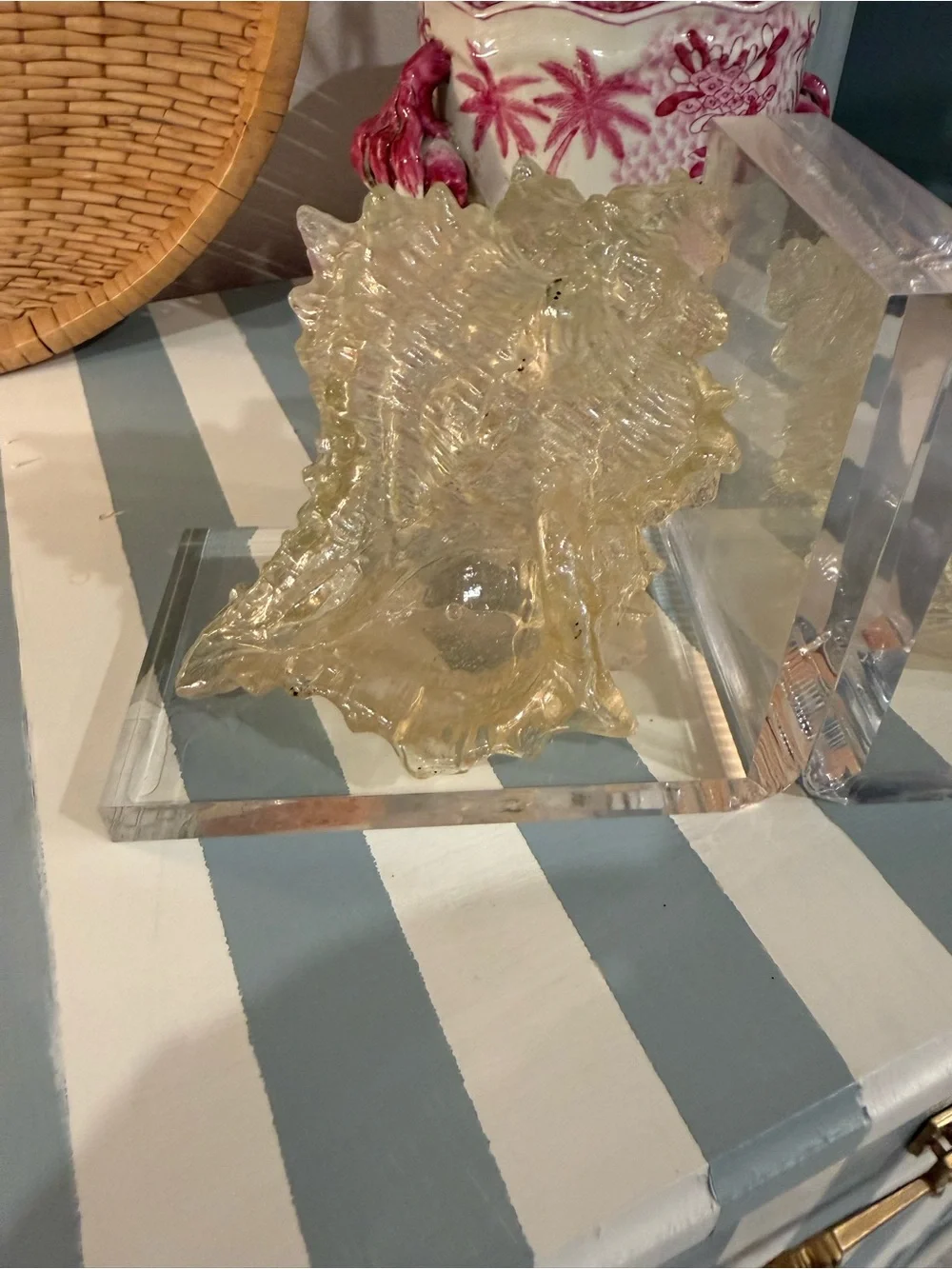 Pair of Decorative Lucite Bookends with lucite shells